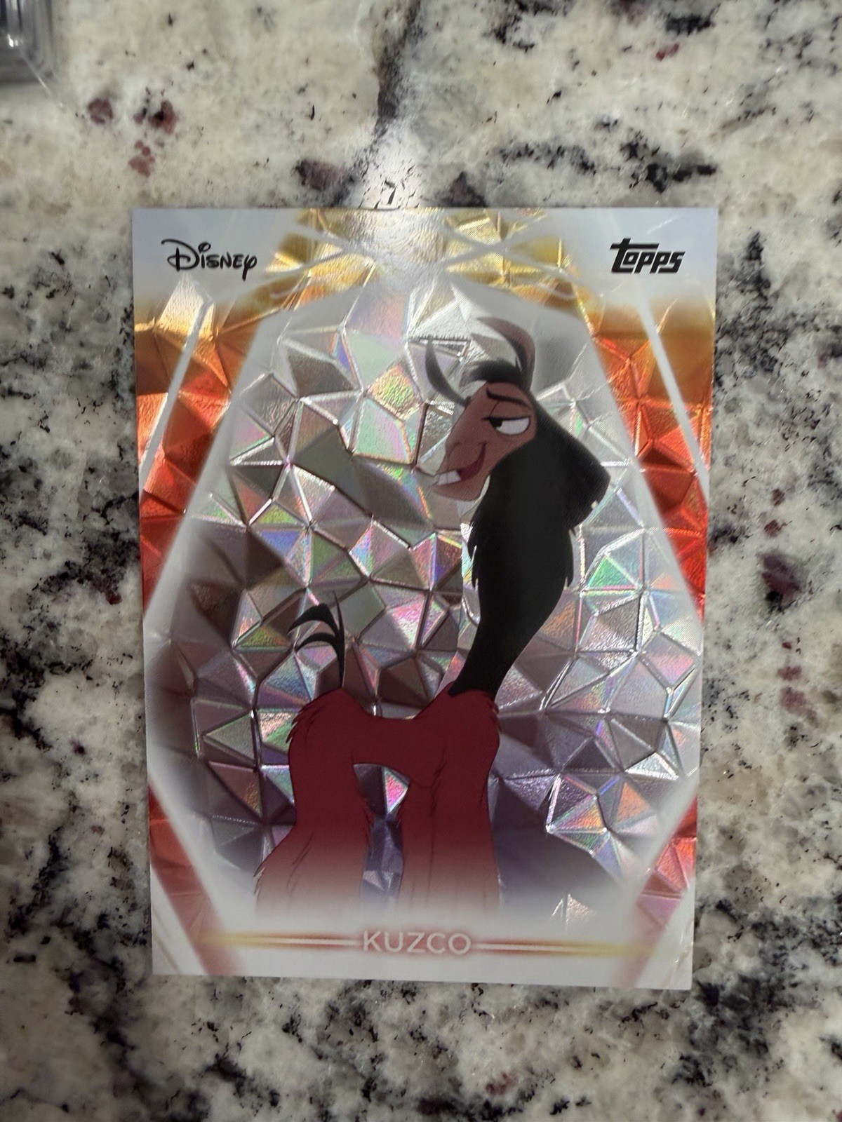 2026 Topps Disney Neon Kuzco Diamante Foil SP #37 Gli Imperatori Nuovo Groove