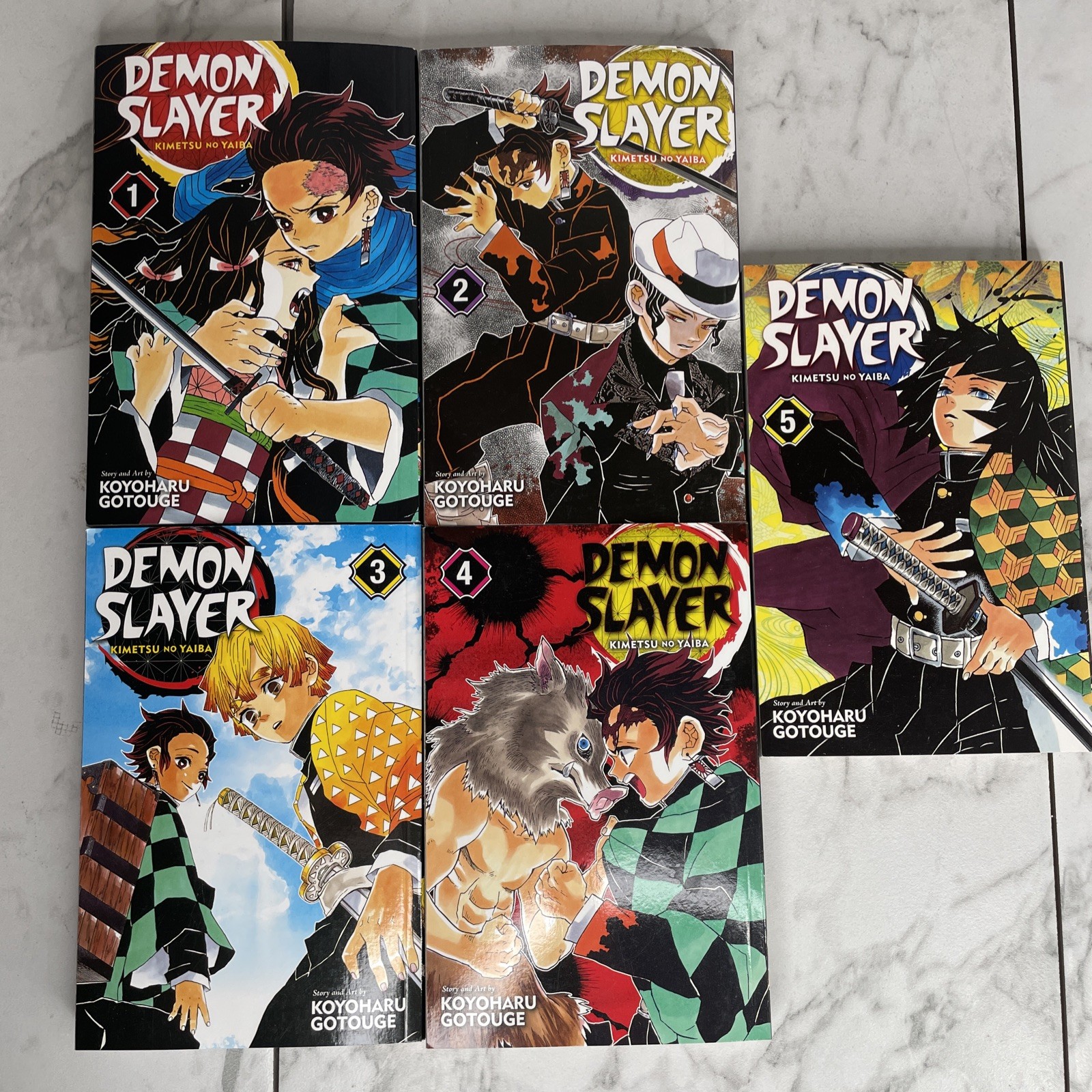 Demon Slayer: Kimetsu No Yaiba serie manga volumi 1-5 inglese B4