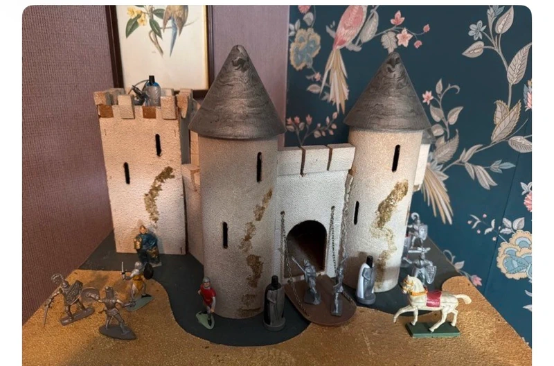Châteaux 4 tours la hotte au jouets