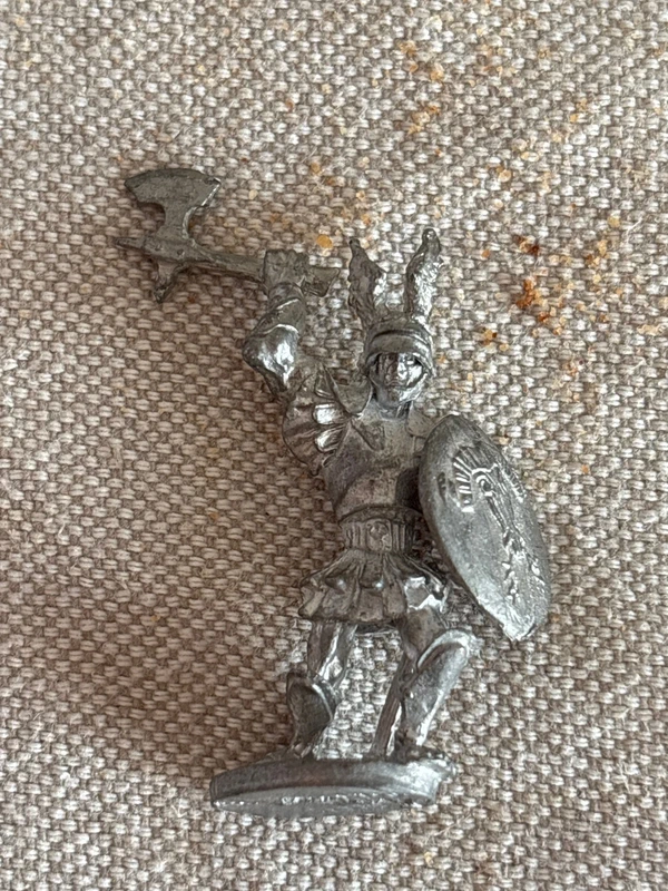 Ral Partha high elf king with axe, for D&D