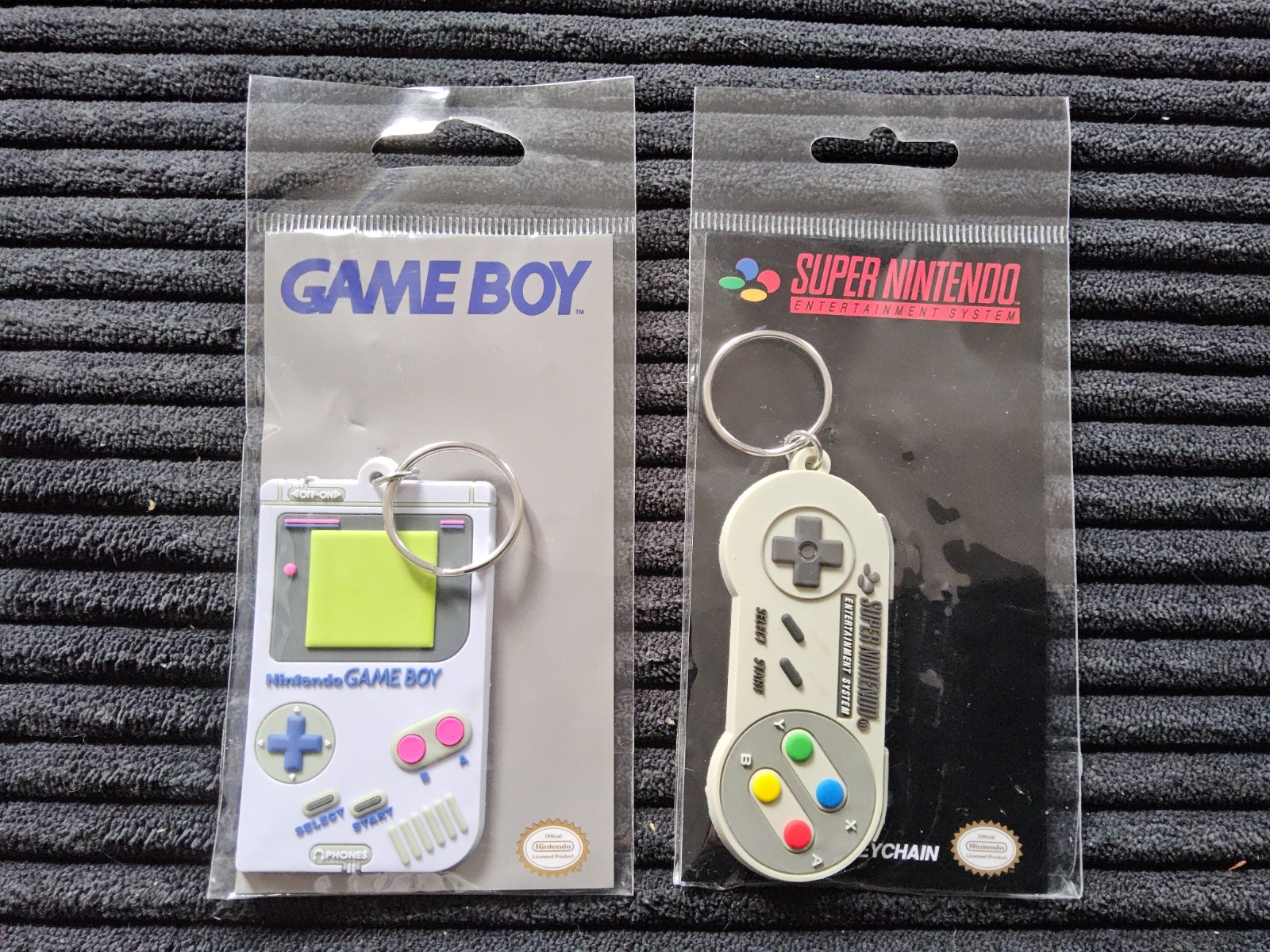 Nintendo - Lot de 2 Portes Clefs - Neuf sous Blister - Game Boy - Super Nintendo
