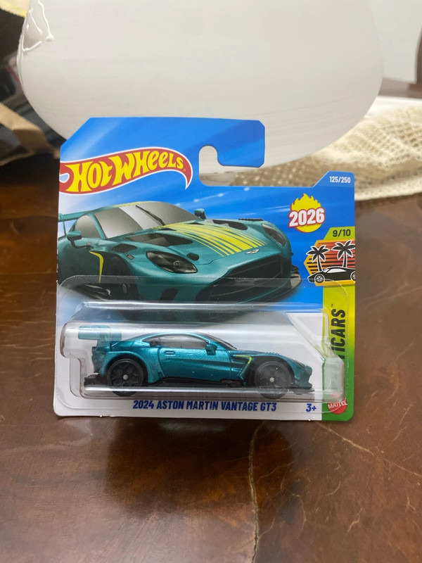 Hot Wheels - 2024 Aston Martin vantage Gt3 125/250 2026