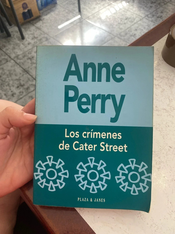 Libro los crímenes de Cater Street