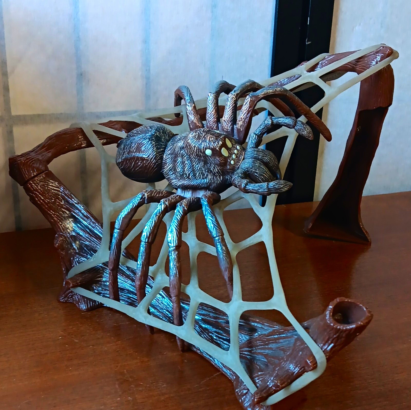 Harry Potter Aragog Web Trap Playset with Spider Figure & Web Display Stand