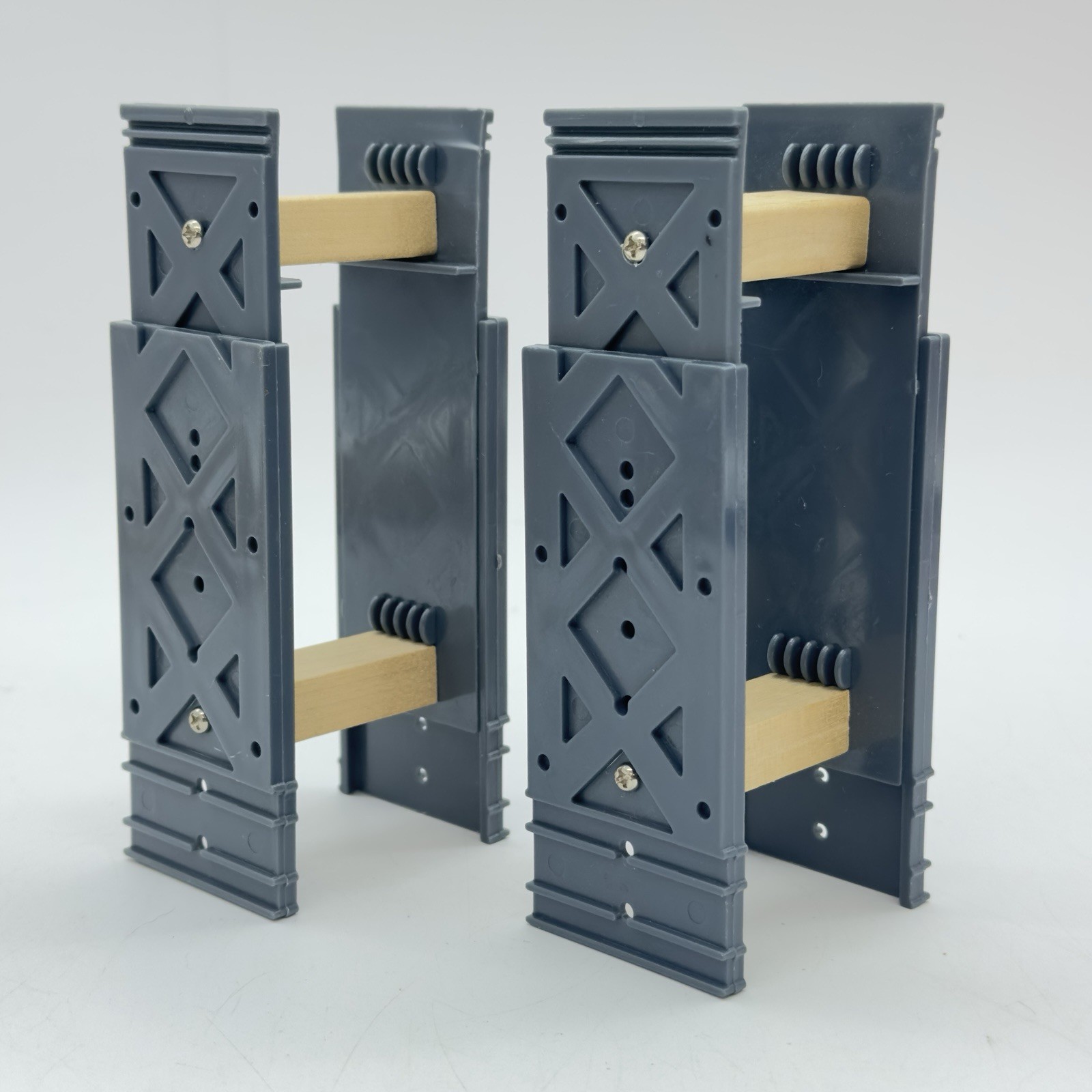 Thomas & Friends / BRIO Ferrovia in legno compatibile binario treno rialzo X2 grigio ottime condizioni