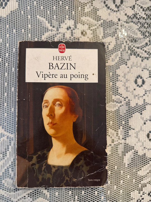 Vipère au poing