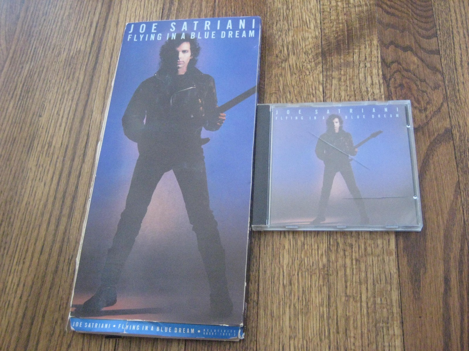 Joe Satriani Flying in a Blue Dream Longbox  and Original Cd Rare