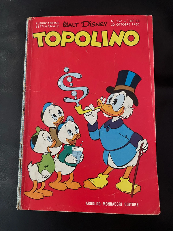Topolino 257 del 1960 con figurine e bollino