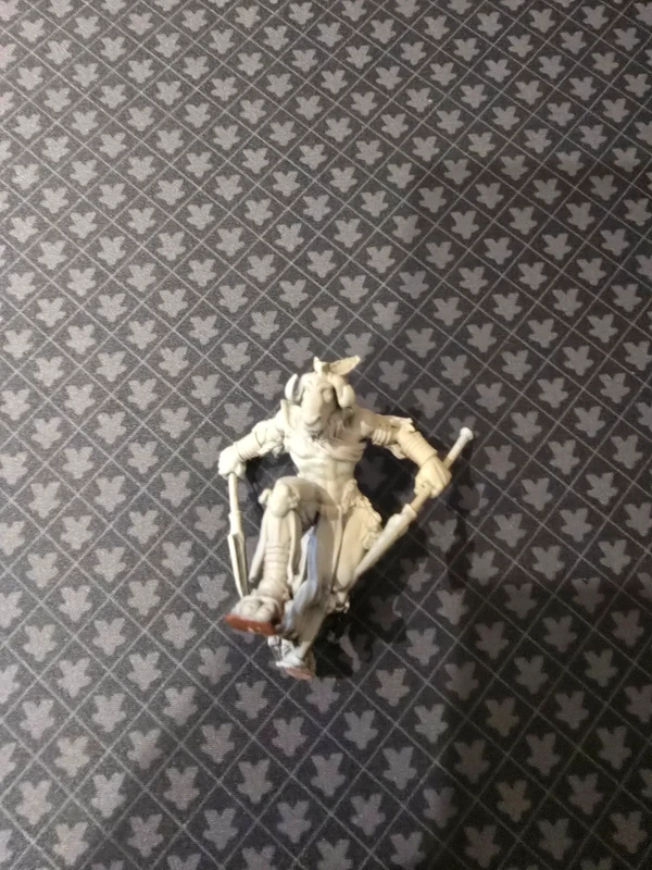 Figurine Khârn-Âges champion tribal gouns
