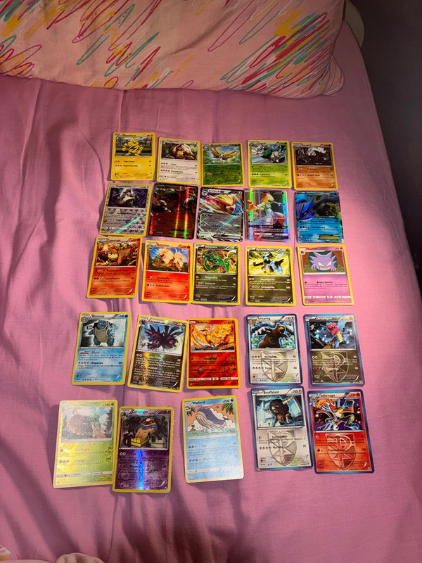 Lotto pokemon 25 carte