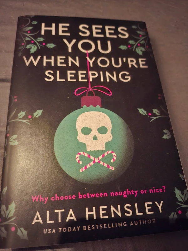 He sees you when you're sleeping, van Ata Hensley