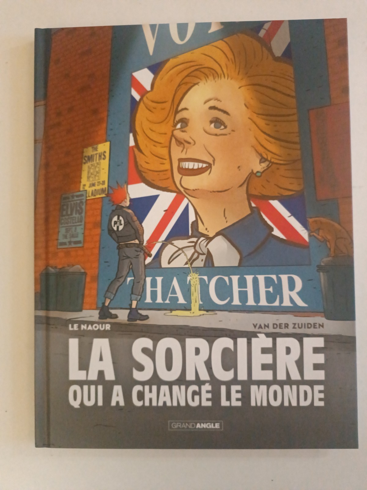 BD Neuve - Thatcher la sorcière qui a changé le monde - Mai  2026 - SP - Bamboo