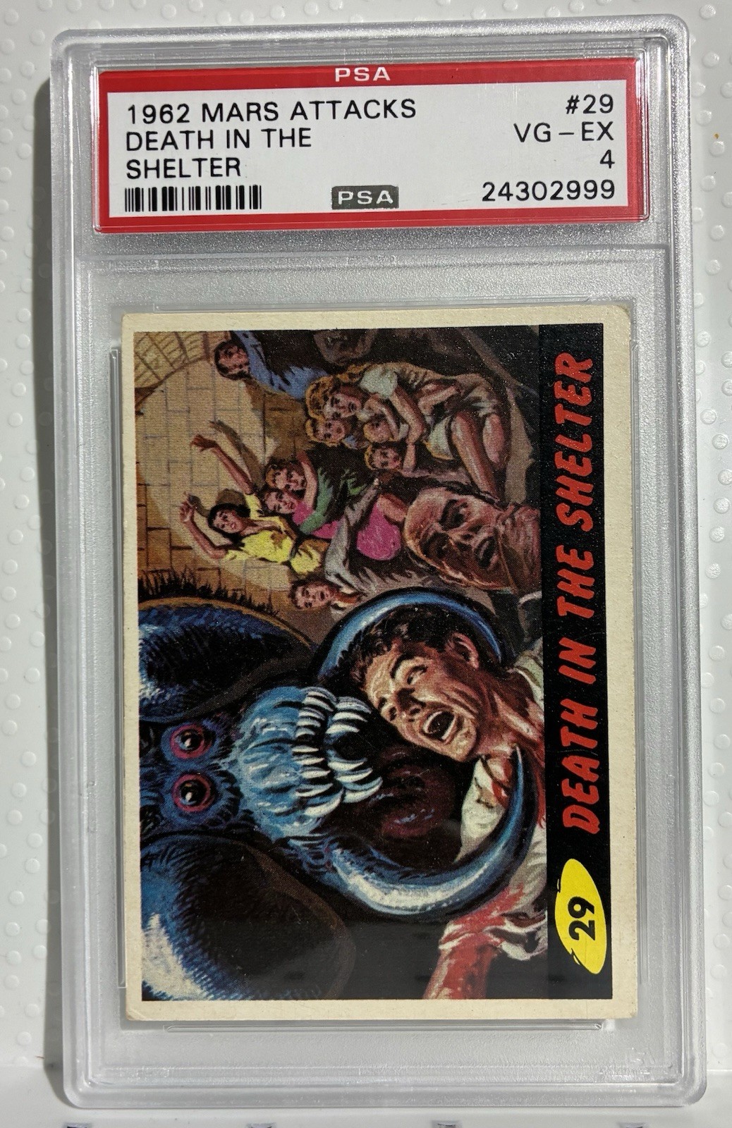 1962 MARS ATTACKS #29 DEATH IN THE SHELTER PSA 4