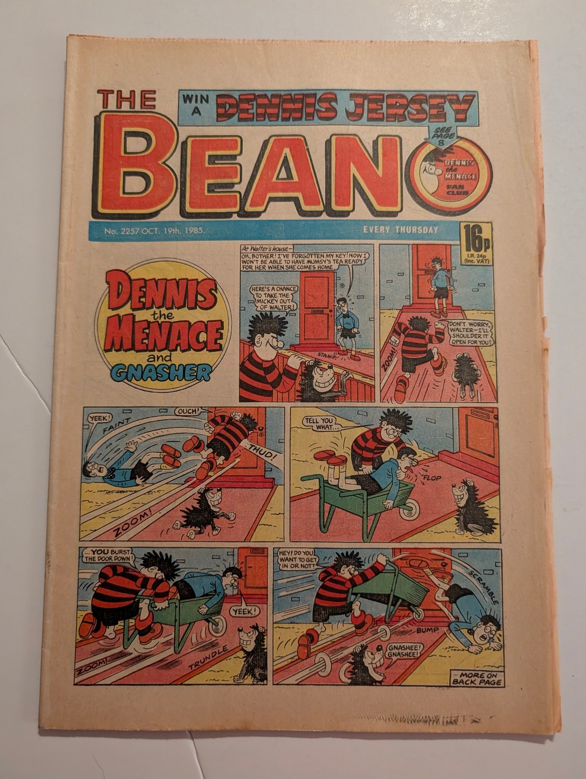 Beano Comic No 2257, October 19th 1985 - with Pink flyer for Hoot Comic.