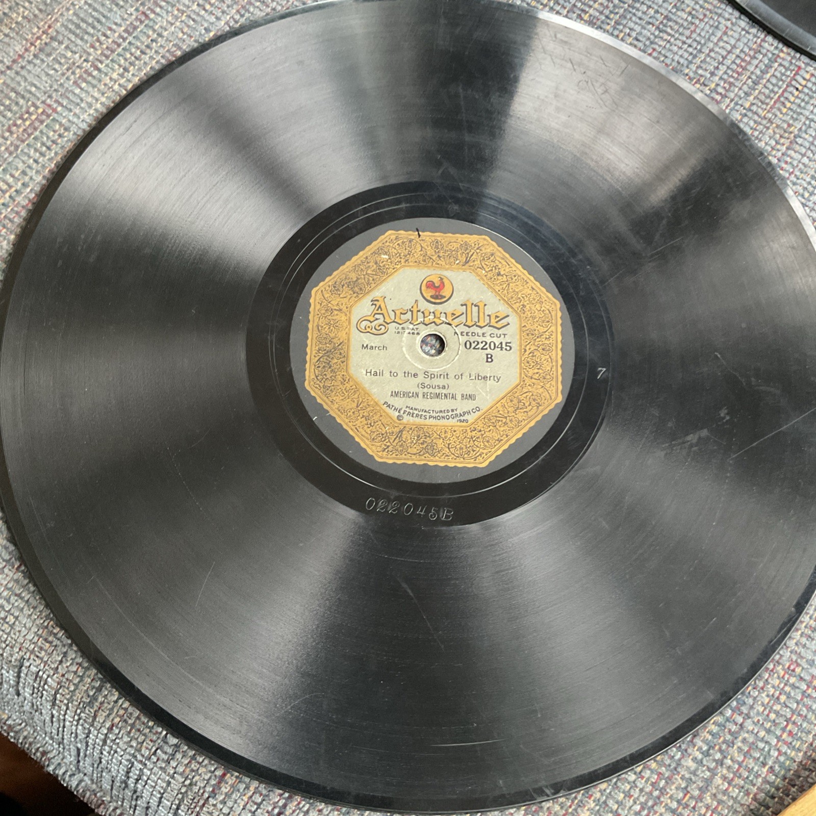 78 RPM 10" Actuelle #022045 National Emblem March/ Hail to the Spirit of Liberty