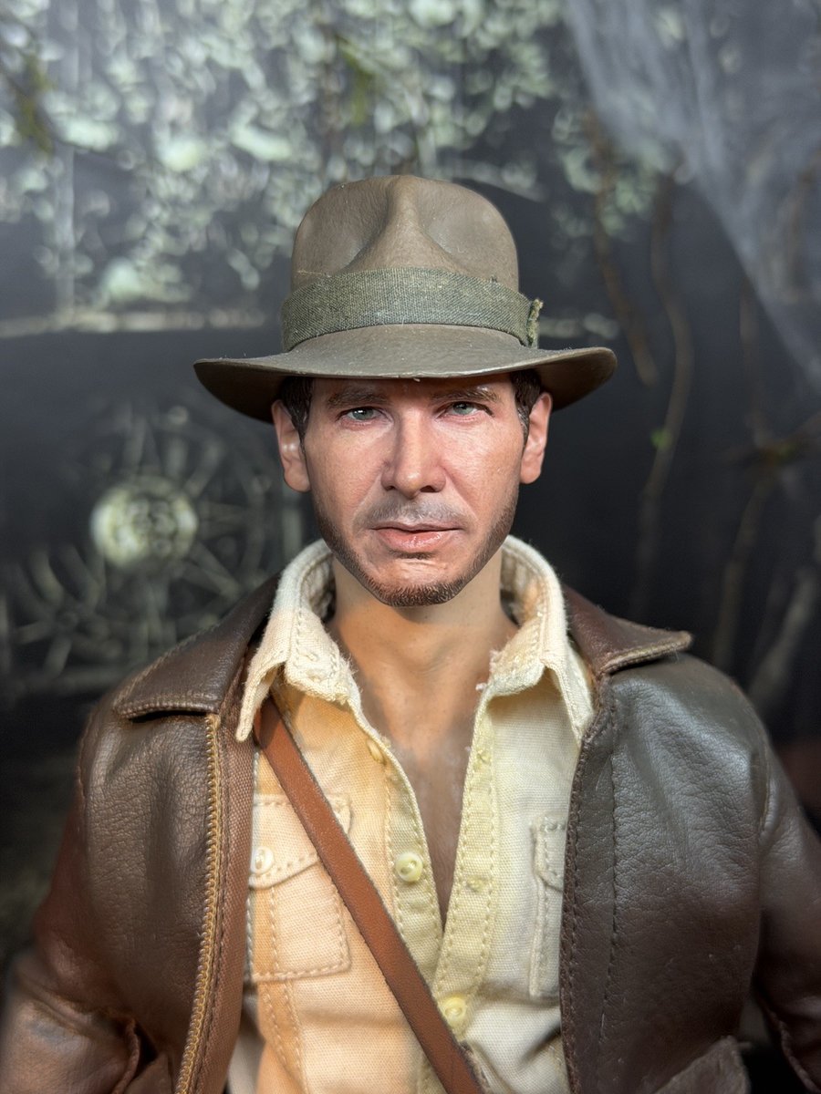 INDIANA JONES with HOT TOYS parts 1/6 Custom Head Raiders of the Lost Ark