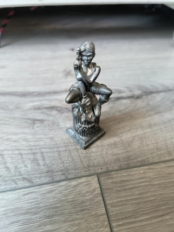 Figurine métal Tomb Raider / Lara Croft – pion de collection