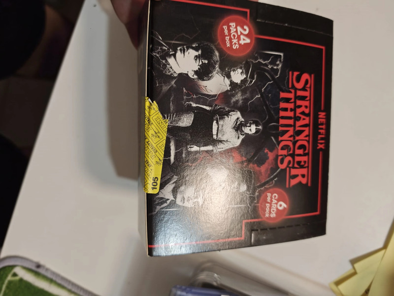 Stranger Things Trading Card Collection Caja de 24 sobres - Colección Oficial Panini