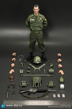 Figurina DID V80174 Guerra Vietnam Esercito USA 1° Divisione Cavalleria Tenente Col. Moore 1/6