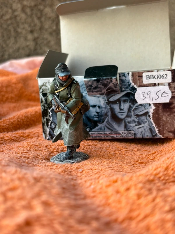 Figurine King & Country BBG062 – Soldat allemand WWII – Bataille des Ardennes