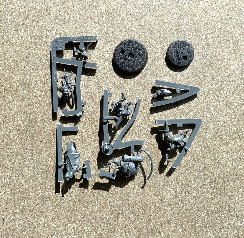 1x Painboy with 1x Grot Orderly / Médiko avec Grot Infirmier