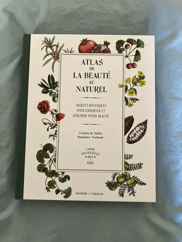 Livre (un atlas de la beauté)
