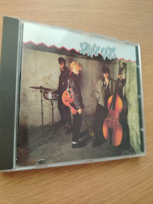 Stray Cats – Stray Cats