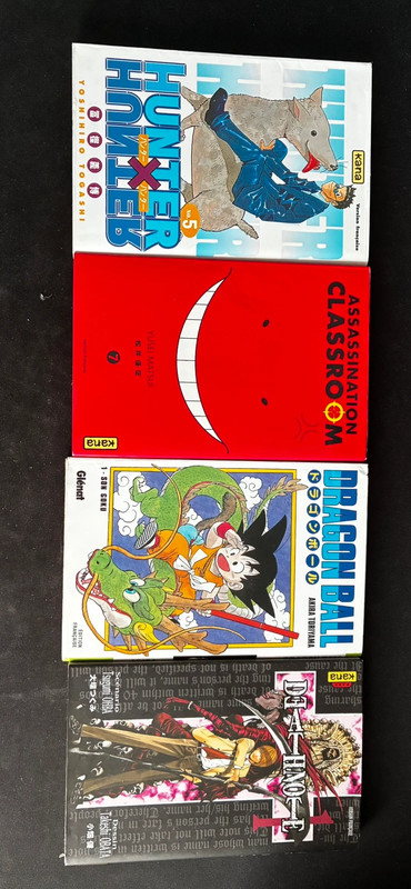 Lot de quatre mangas
