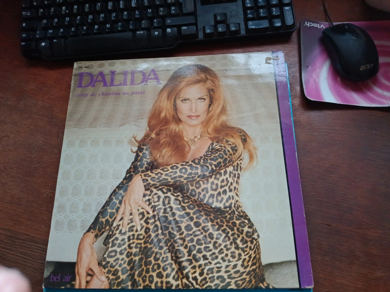 Dalida coup de chapeau au passé