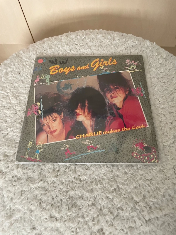 Vinyle Charlie makes the cook Boys and Girls - Love in the sun 45 tours