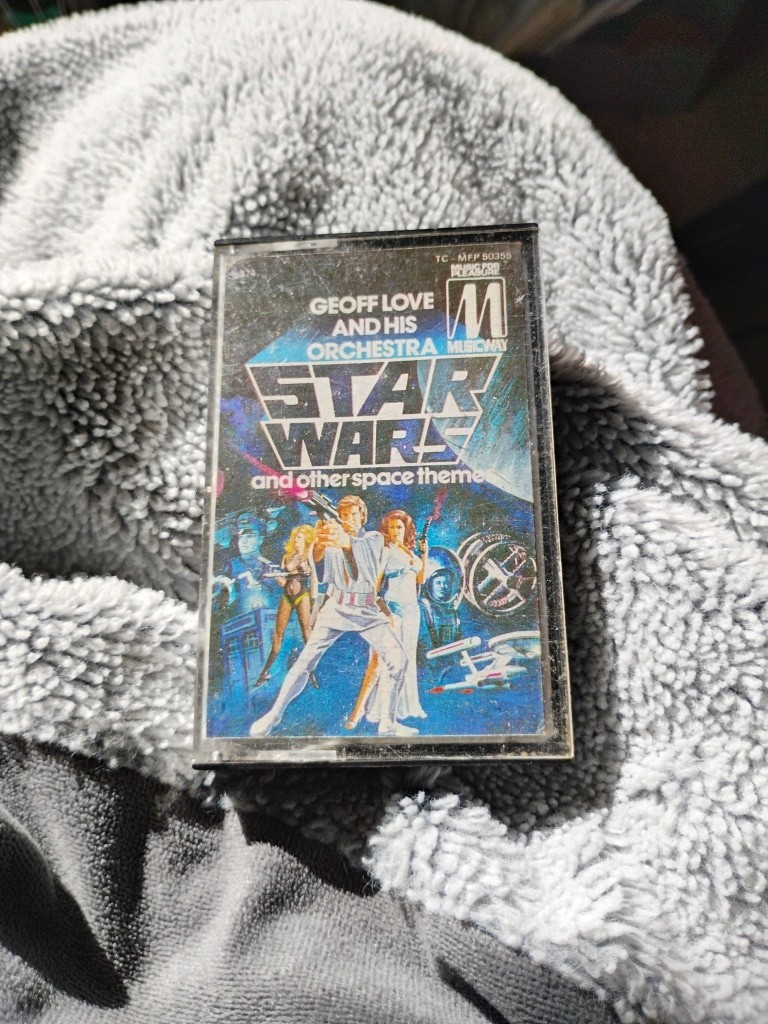 Geoff Love - Star Wars, Barbarella, Thunderbirds, Space 1999 etc - Cassette 1978