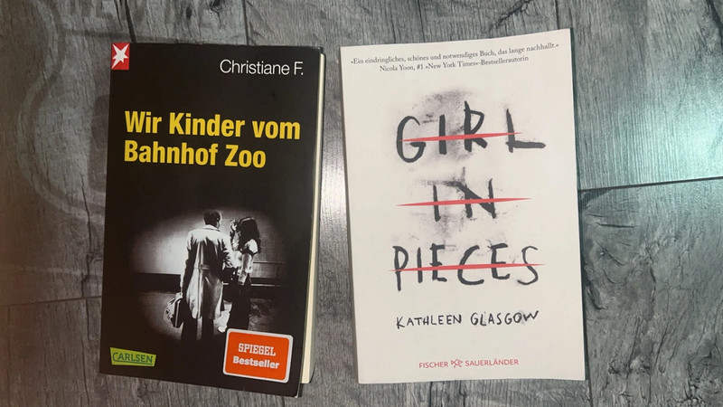 Verkaufe diese zwei Bücher für 5€