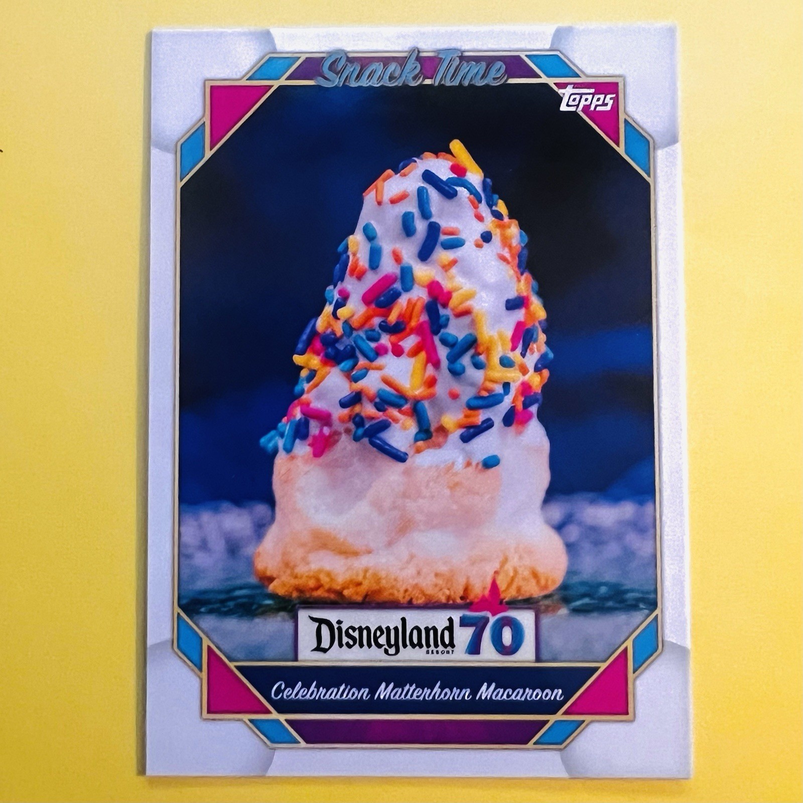 2025 Topps Disneyland 70° Anniversario Cervino Macaroon Snack Time #112