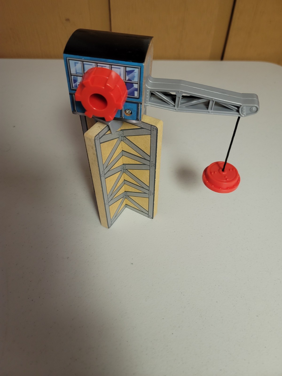 Thomas Wooden Railway Creative Junction Slot & Build Magnetic Crane