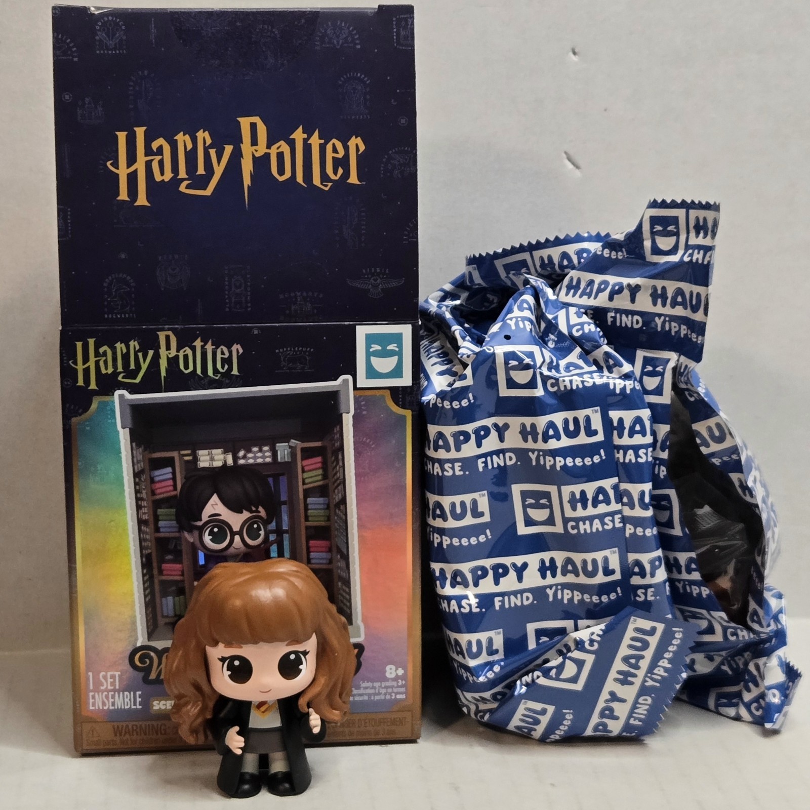 Harry Potter Shops of the Wizarding World Hermione Flourish & Blotts Open Box