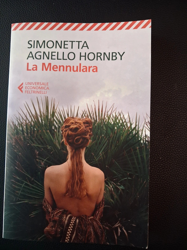 Libro "La Mennullara" di Simonetta Agnello Hirnby