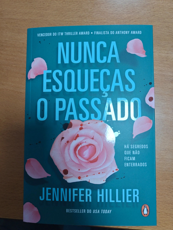 📕 Nunca esqueças o passado