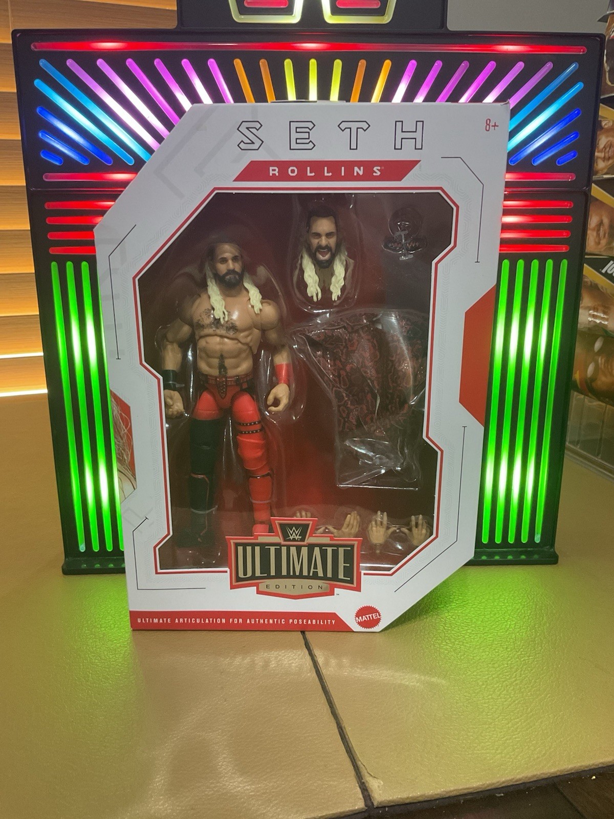 Mattel WWE Ultimate Edition Seth Rollins Figura con Giacca Alt Head Hands Età 8+