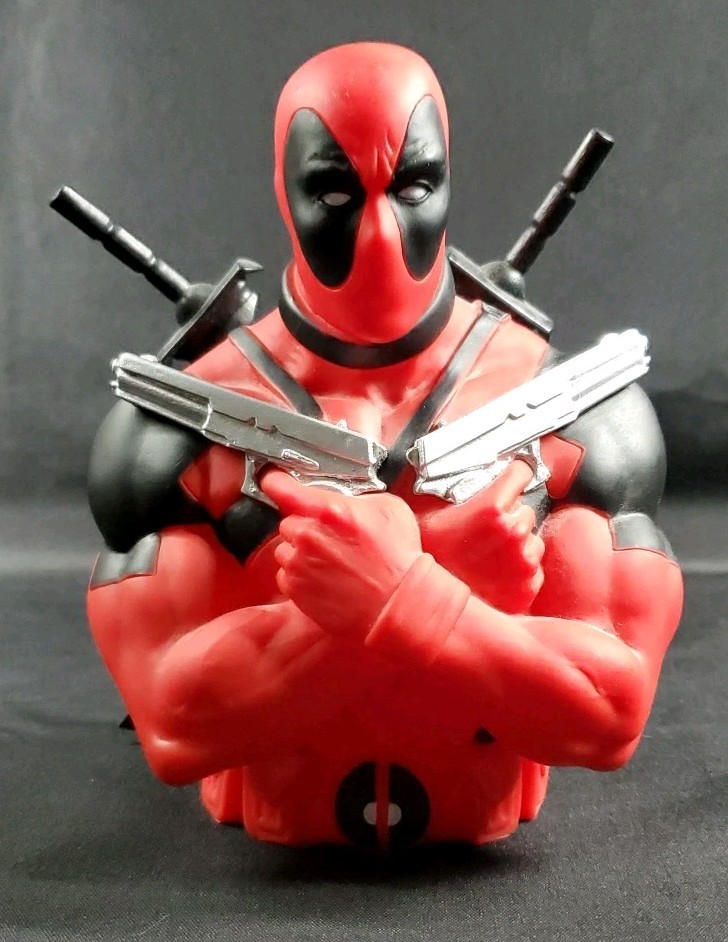 Monogram Busto Salvadanaio Deadpool Marvel Comics Antieroe Supereroe Mutante'