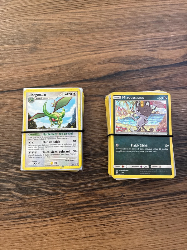 26 cartes anciennes ( un peu ) 68 cartes holo