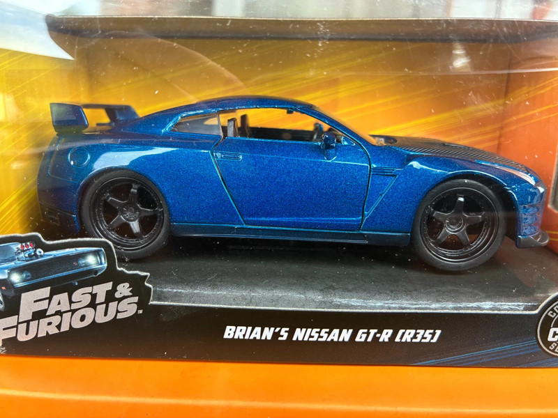 Jada escala 1:36. Serie Fast and Furious. Brian's Nissan GT-R (R35)