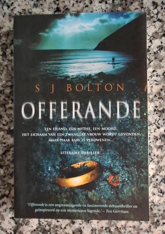 📚 Offerande - S.J. Bolton 📚