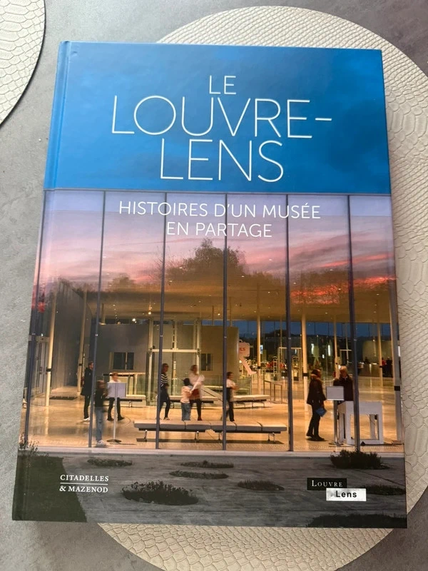 Livre neuf sans étiquette