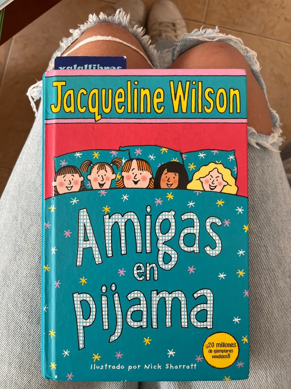 Libro Amigas en Pijama
