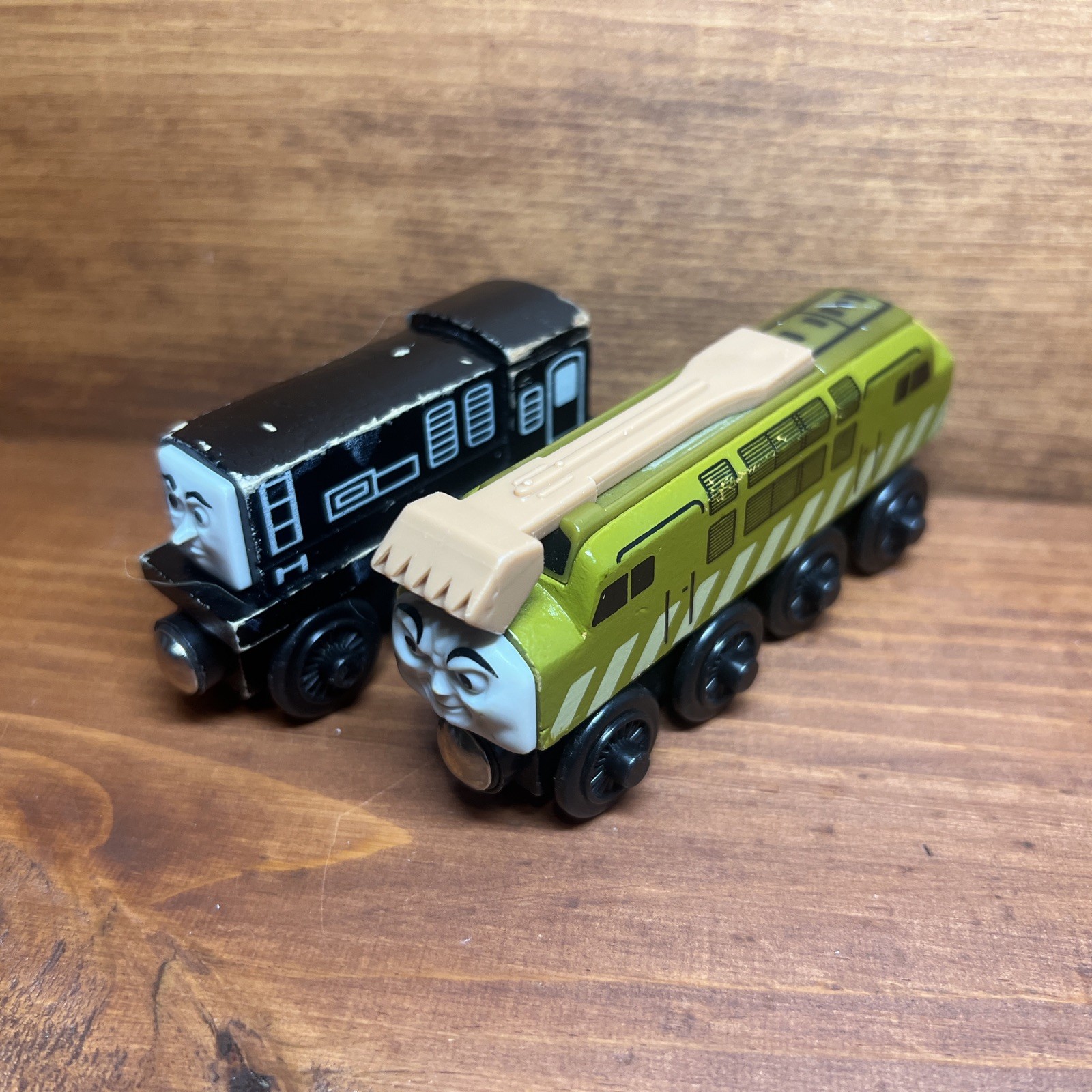 Lotto Trenino Ferroviario in Legno Thomas & Friends Motore Diesel 10 e Diesel