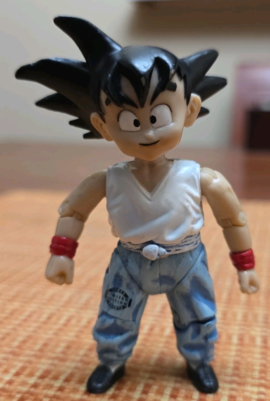 2003 Jakks Pacific Dragon Ball Z Limited Edition Kid Goku Action Figure No Tail
