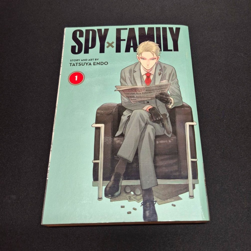 VIZ Media Spy x Famiglia Vol. 1 copertina morbida manga inglese Tatsuya Endo