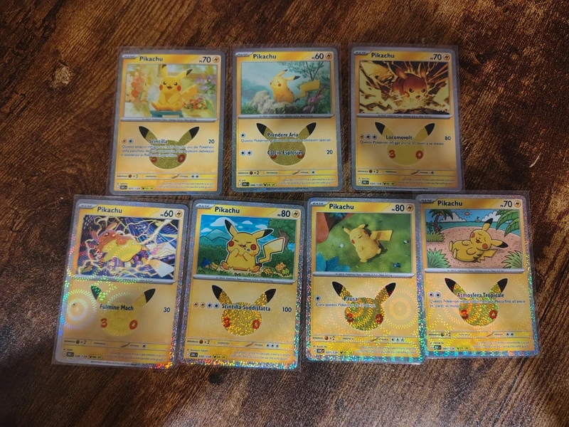 Lotto 7 Carte Pokémon Pikachu - 30° Anniversario ITA