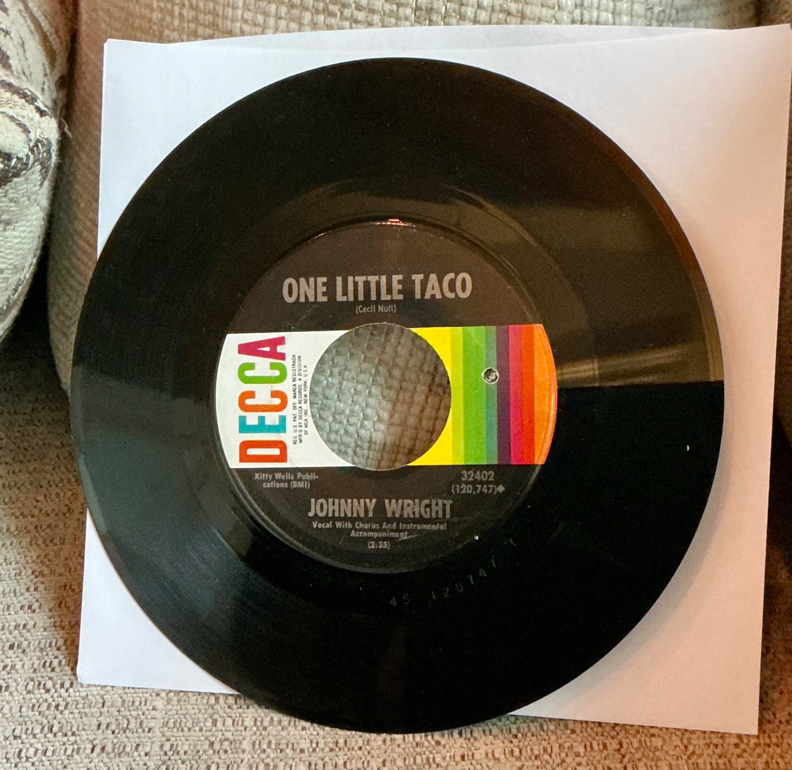 JOHNNY WRIGHT: smellin' like a rose / one little taco DECCA 7" Single 45 RPM