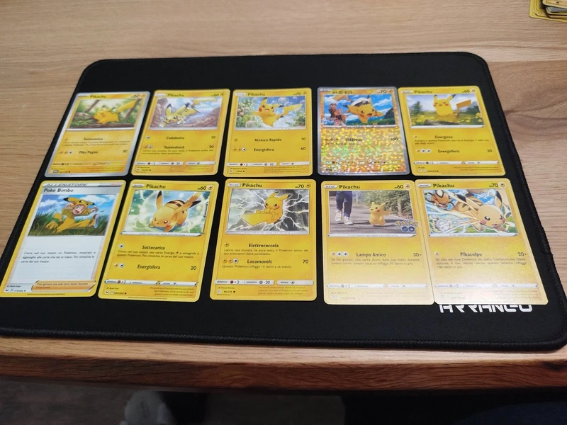 Lotto carte Pokémon Pikachu